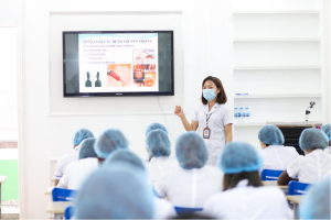 Ngành Y sĩ đa khoa hệ Trung cấp: Cơ hội và thách thức